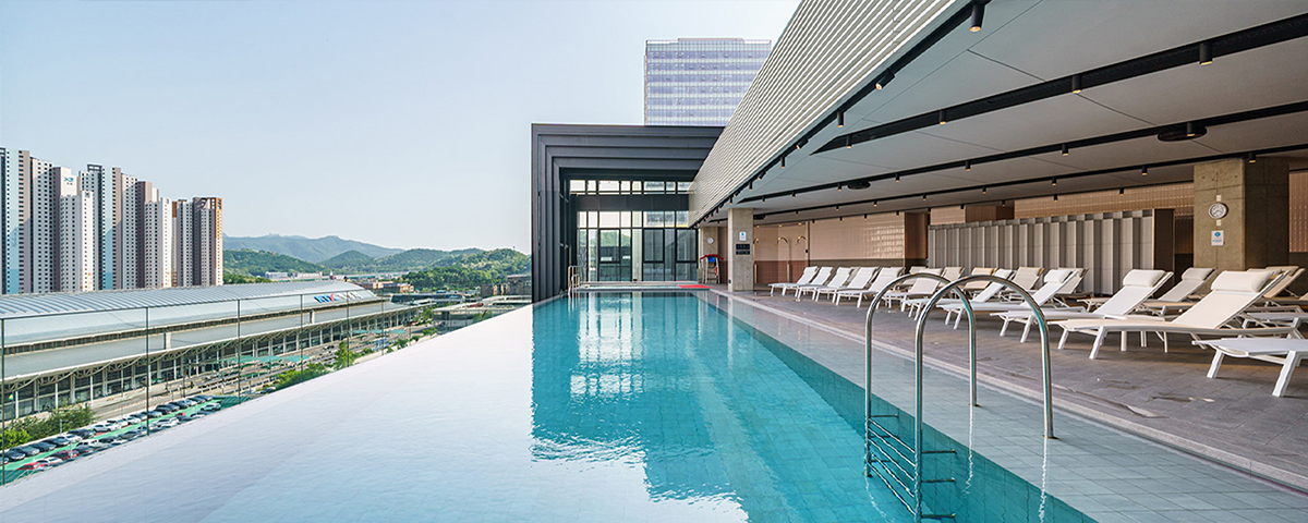 Infinity Pool 이미지2